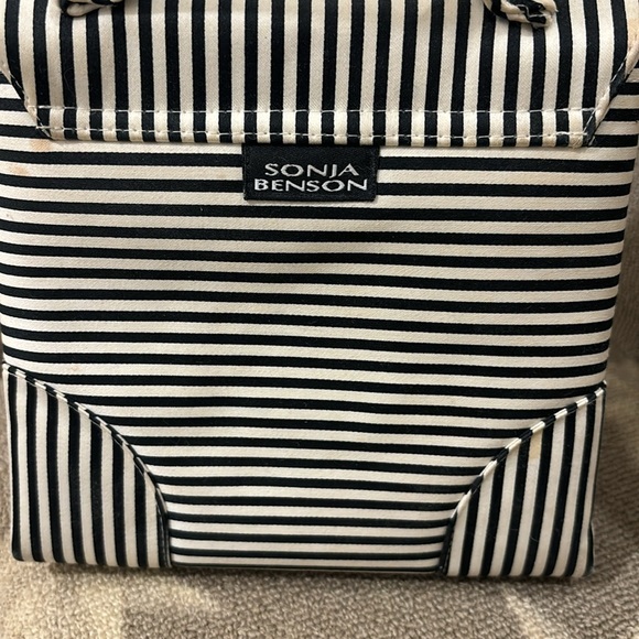 Sonja Benson Handbag - Picture 4 of 4
